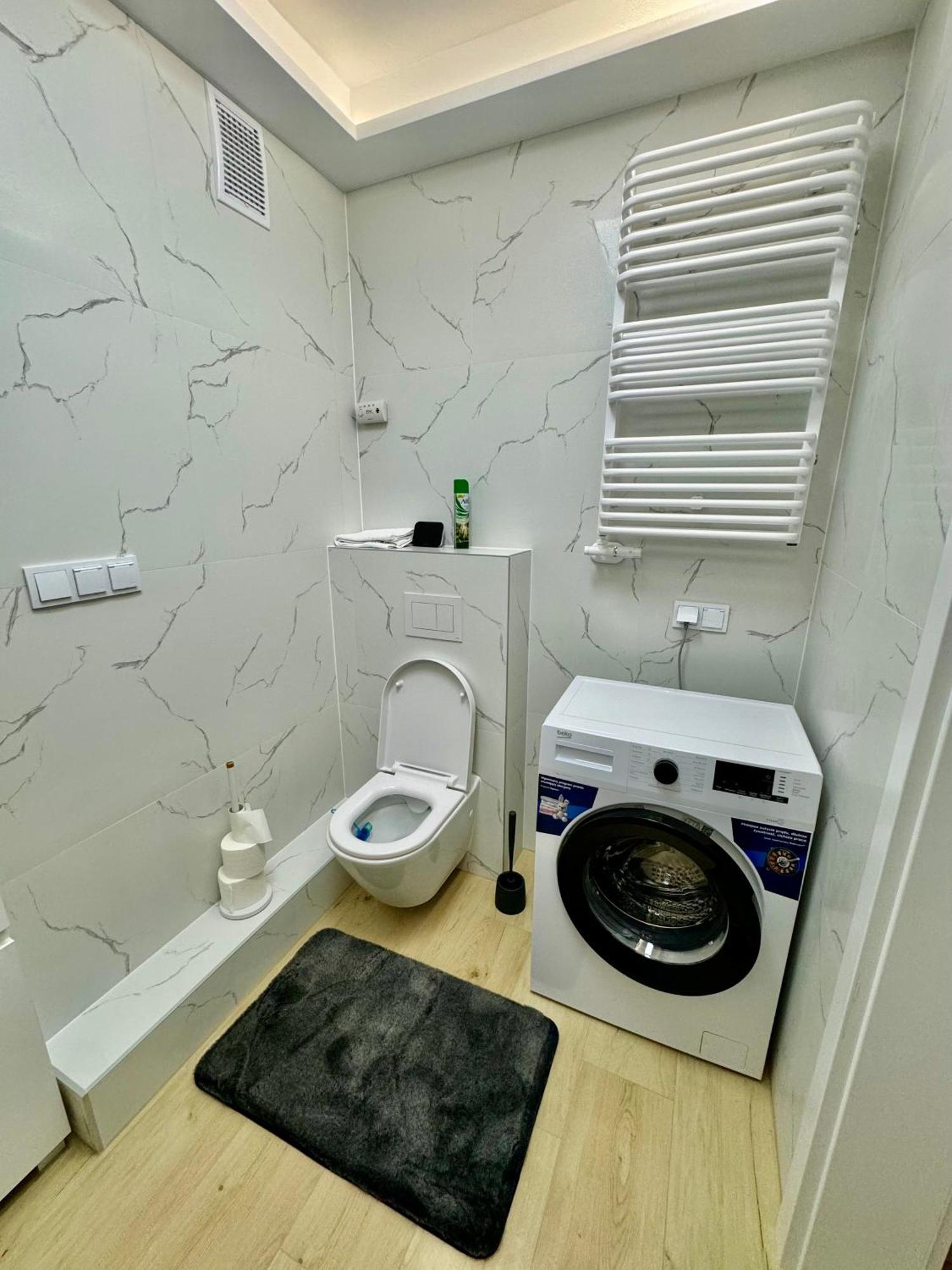 Blue Zone With Free Parking, Balcony And Garden * Cracovia